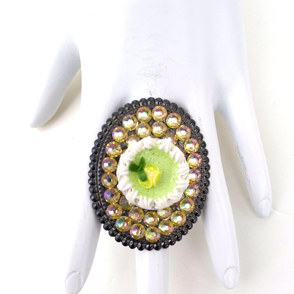 KEY LIME PIE RHINESTONE RING - Picture 5 of 5